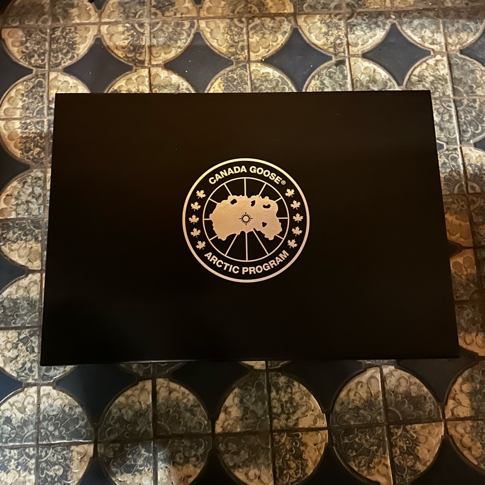 CANADA GOOSE BOX